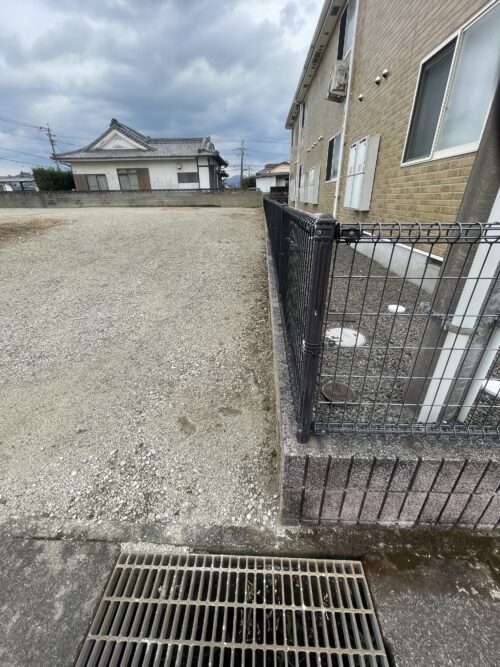 物件南側　境界線1(外観)