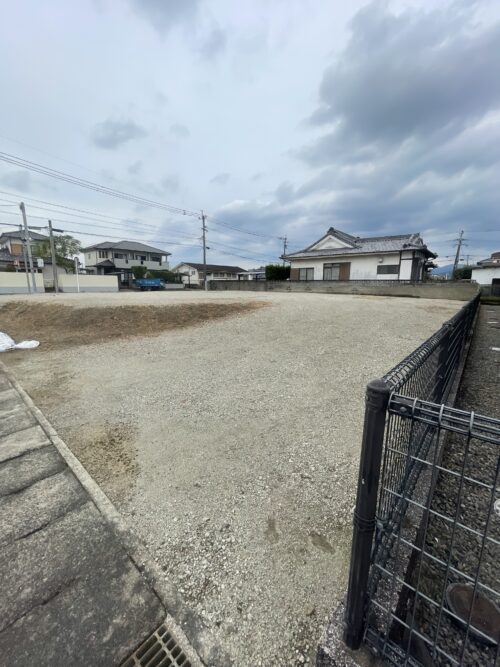 物件南西角より北東角側(外観)